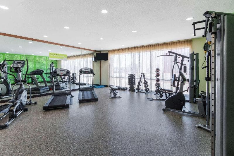 La Quinta Inn & Suites by Wyndham Artesia 2