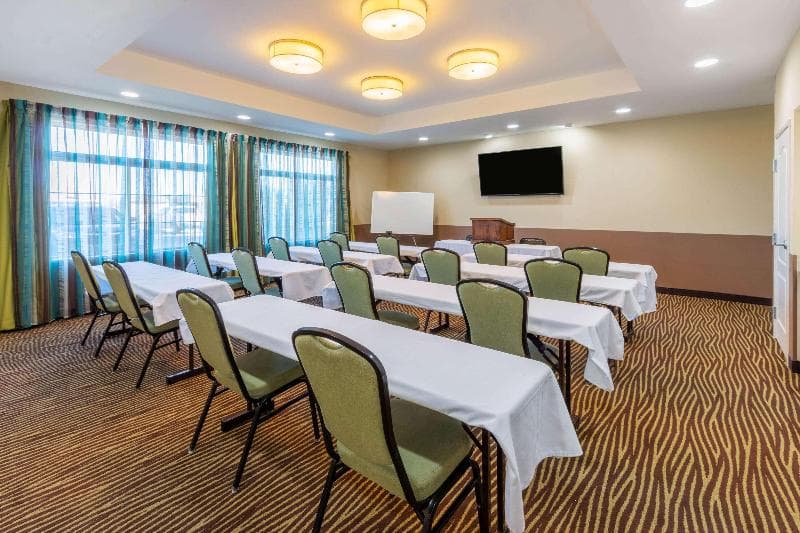 La Quinta Inn & Suites by Wyndham Artesia photo 1