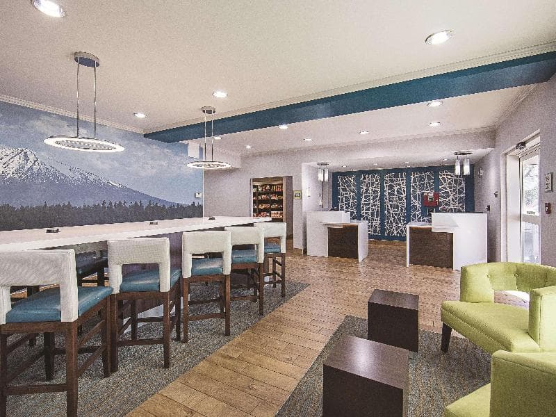 La Quinta Inn Suites Central Point Medford 5