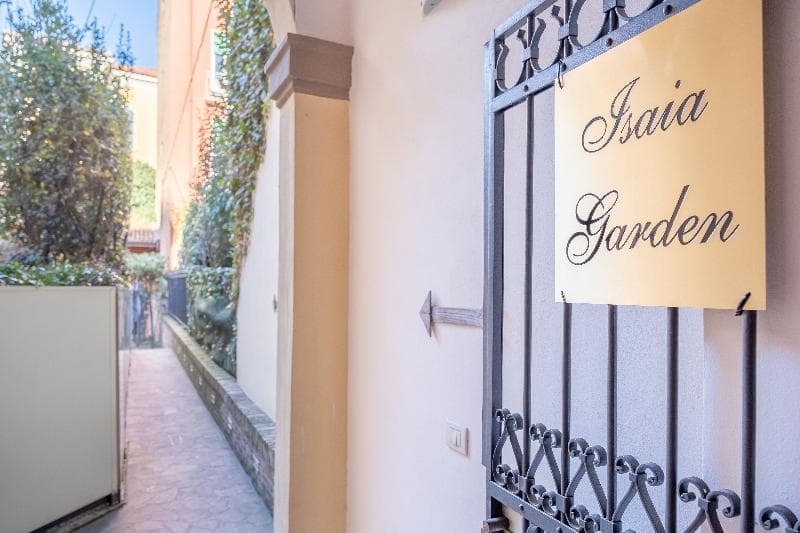 Isaia Garden- Bolognarooms 4