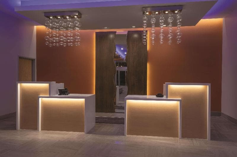 La Quinta Inn & Suites by Wyndham South Jordan 4