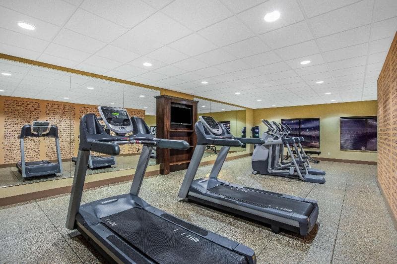 La Quinta Inn & Suites by Wyndham Sioux Falls 3