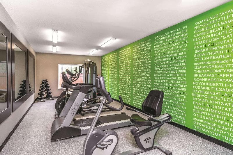La Quinta Inn & Suites by Wyndham Rome photo 1