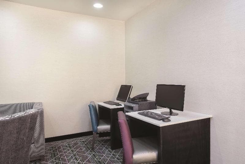 La Quinta Inn & Suites by Wyndham Rome main