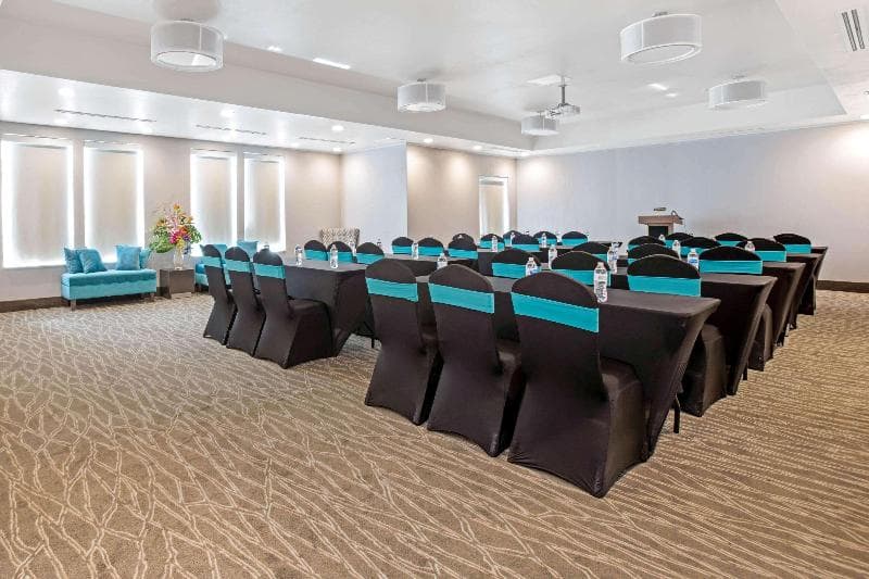 La Quinta Inn & Suites Corpus Christi - Portland photo 1