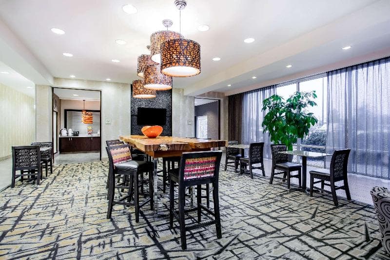 La Quinta Inn & Suites by Wyndham Andrews 3