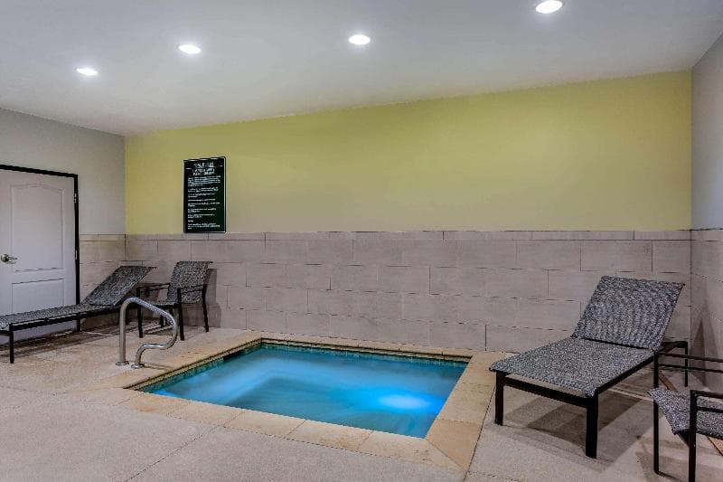 La Quinta Inn & Suites by Wyndham Andrews 4
