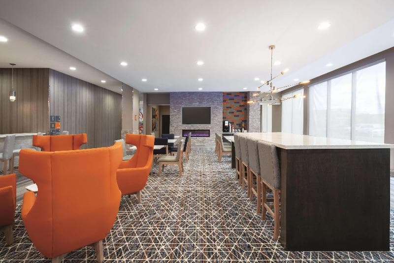 La Quinta Inn & Suites by Wyndham Opelika Auburn 3