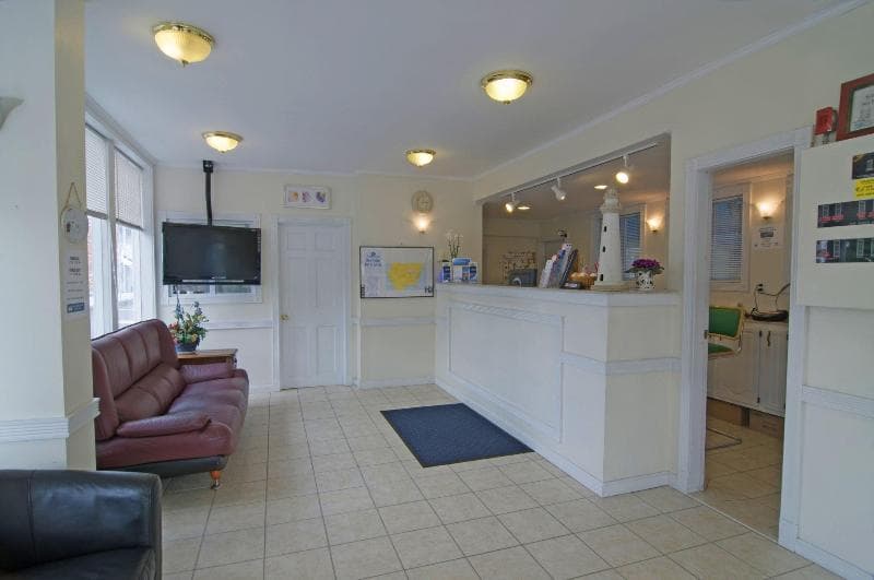 Americas Best Value Inn & Suites Hyannis Cape Cod photo 1