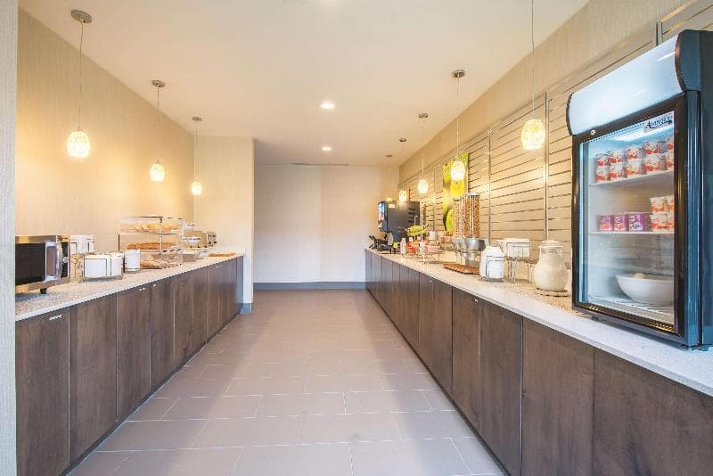 La Quinta Inn & Suites by Wyndham York 4