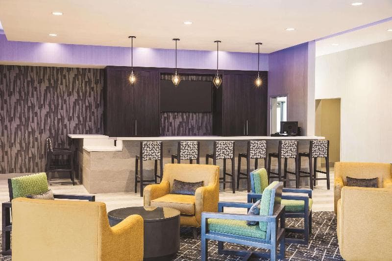 La Quinta Inn & Suites by Wyndham McDonough 2
