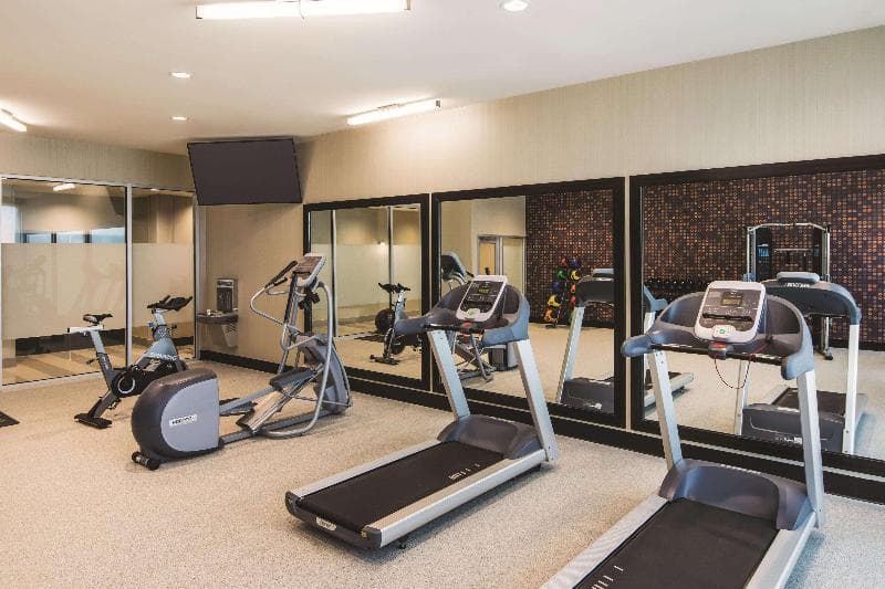La Quinta Inn & Suites by Wyndham McDonough 3