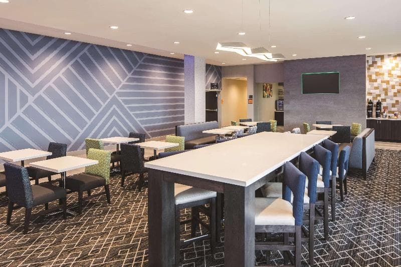 La Quinta Inn & Suites by Wyndham McDonough 4