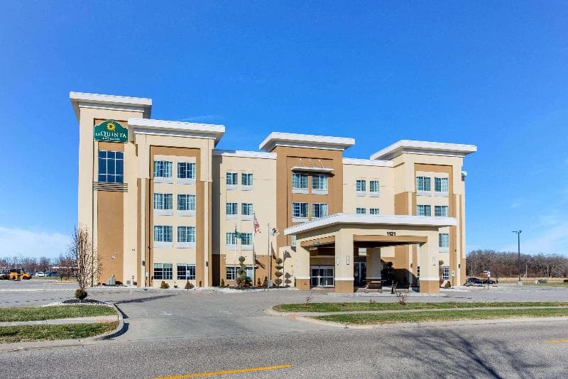 La Quinta Inn & Suites by Wyndham Springfield IL 5