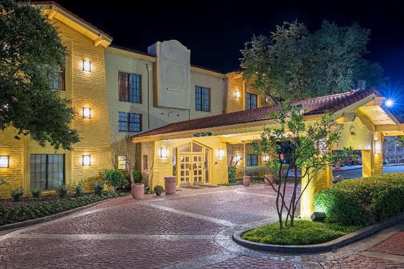 La Quinta Inn San Antonio I 35 N At Toepperwein photo 1