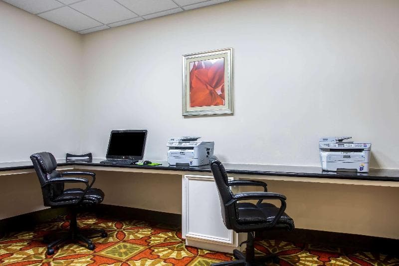 La Quinta Inn & Suites by Wyndham Columbus TX main