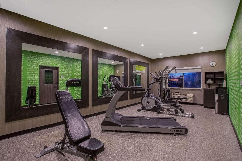 La Quinta Inn & Suites By Wyndham Fayetteville photo 1