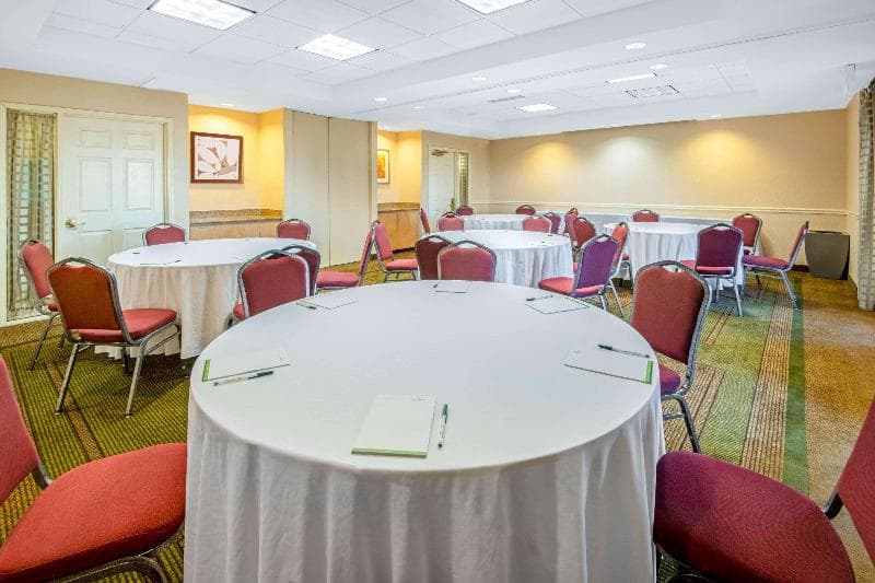 La Quinta Inn & Suites by Wyndham Sherman main