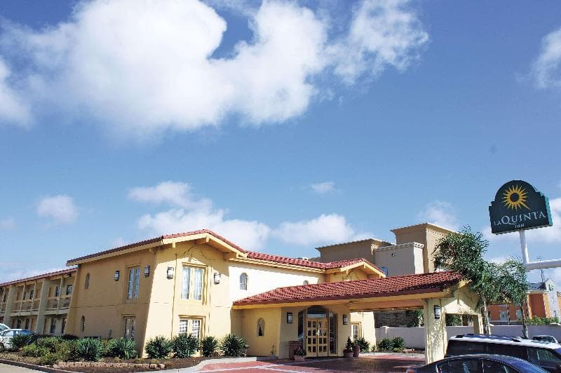 La Quinta Inn by Wyndham Clute Lake Jackson 1