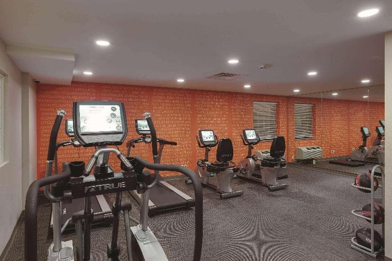 La Quinta Inn & Suites By Wyndham Detroit Metro Airport 3