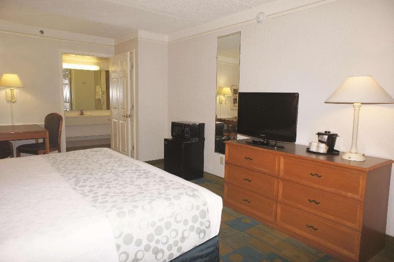 Days Inn by Wyndham San Diego Vista 4