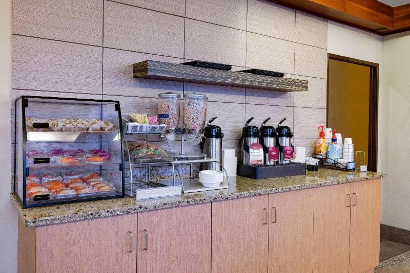 La Quinta Inn & Suites by Wyndham Helena 3