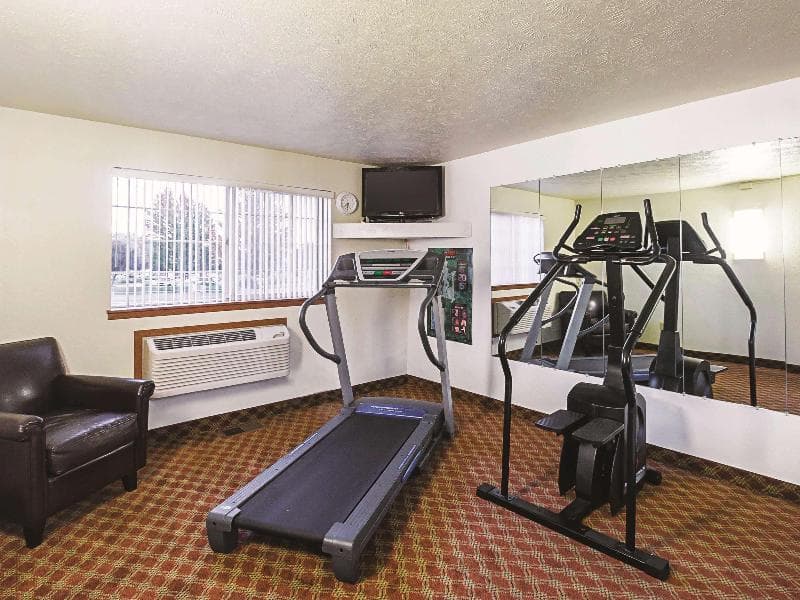 La Quinta Inn & Suites by Wyndham Woodburn photo 1