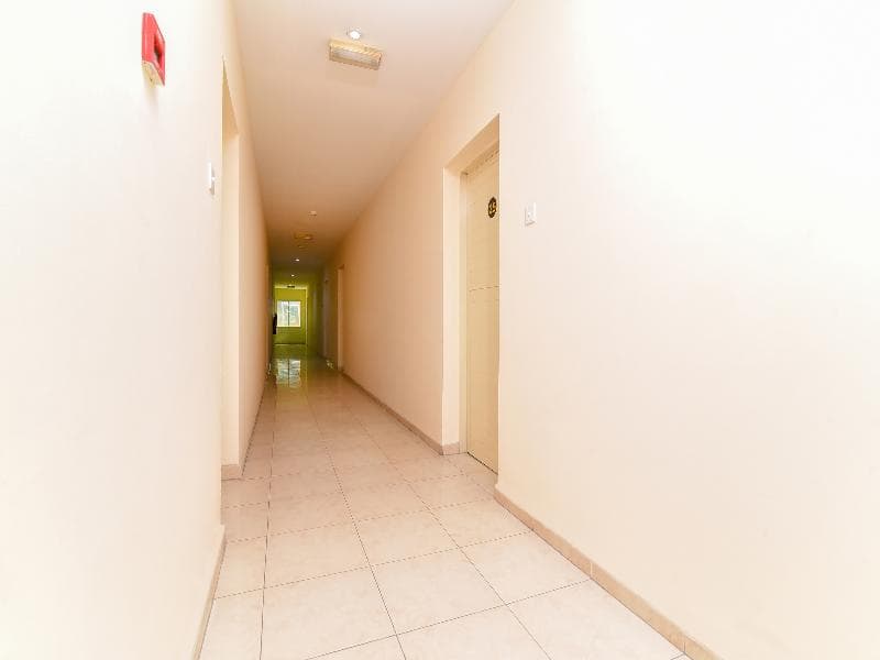 Oyo 181 Royal Plaza Residence 4