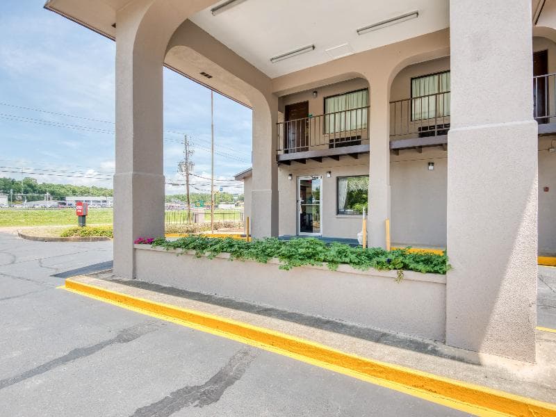 Oyo Hotel Vicksburg Southeast main