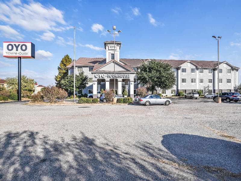 Oyo Townhouse Oklahoma City Airport 4