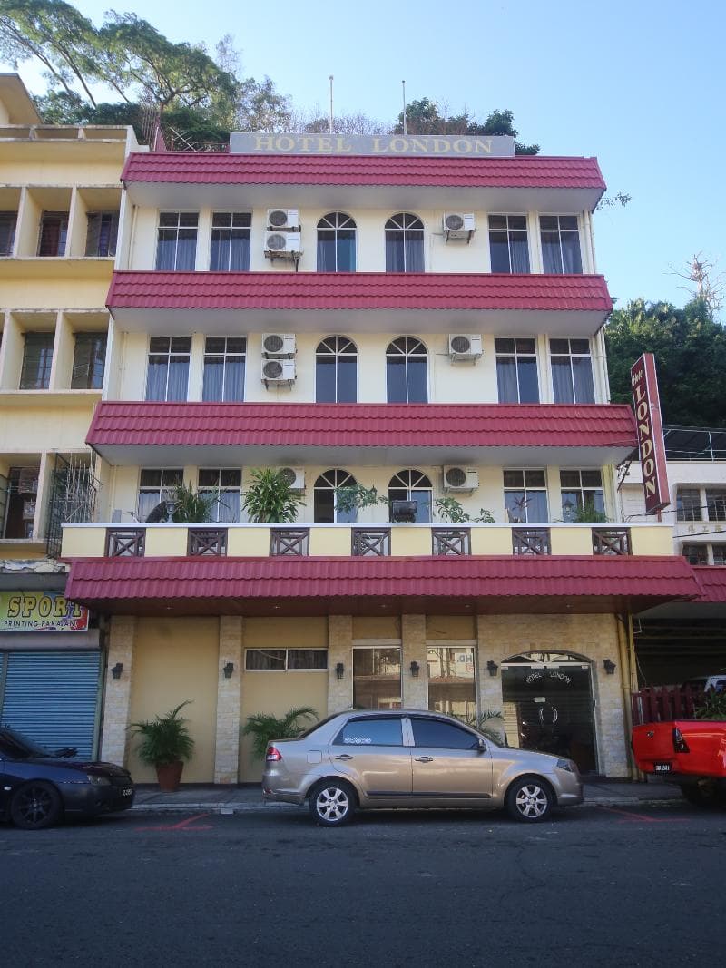 Hotel London By Oyo Rooms 2