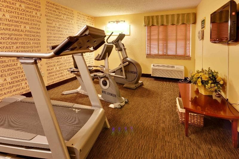La Quinta Inn & Suites by Wyndham Plattsburgh 3