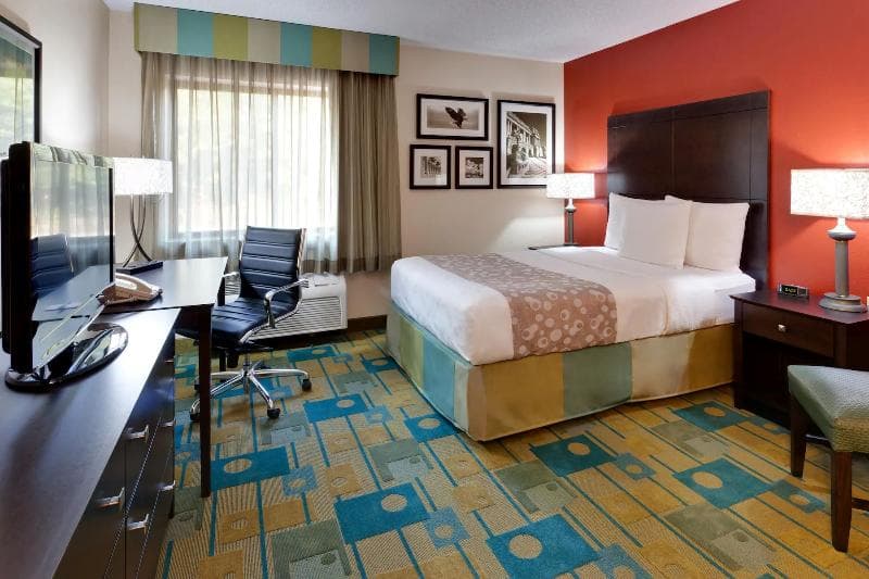 La Quinta Inn & Suites by Wyndham Plattsburgh 5