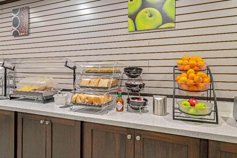 La Quinta Inn & Suites by Wyndham North Orem 3