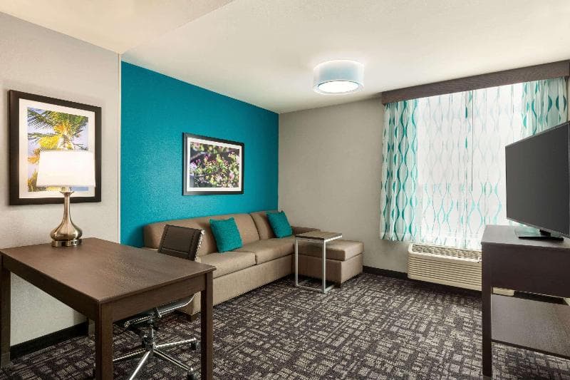 La Quinta by Wyndham Gainesville 4