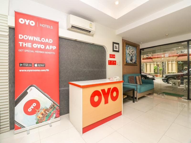 Oyo 225 Premier Place Hotel 5