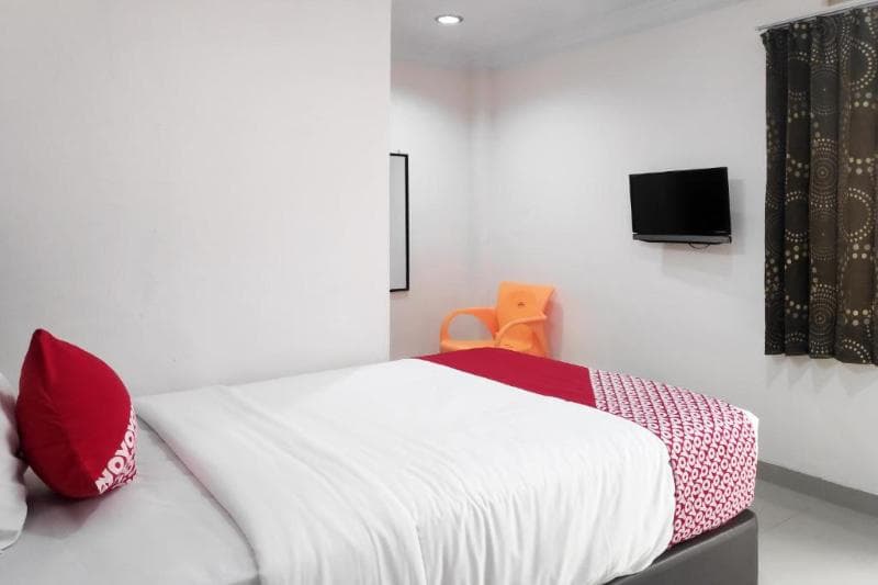 Super Oyo 621 Vania Residence 5