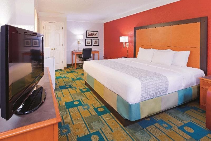 Baymont By Wyndham Lubbock - Downtown Civic Center photo 1