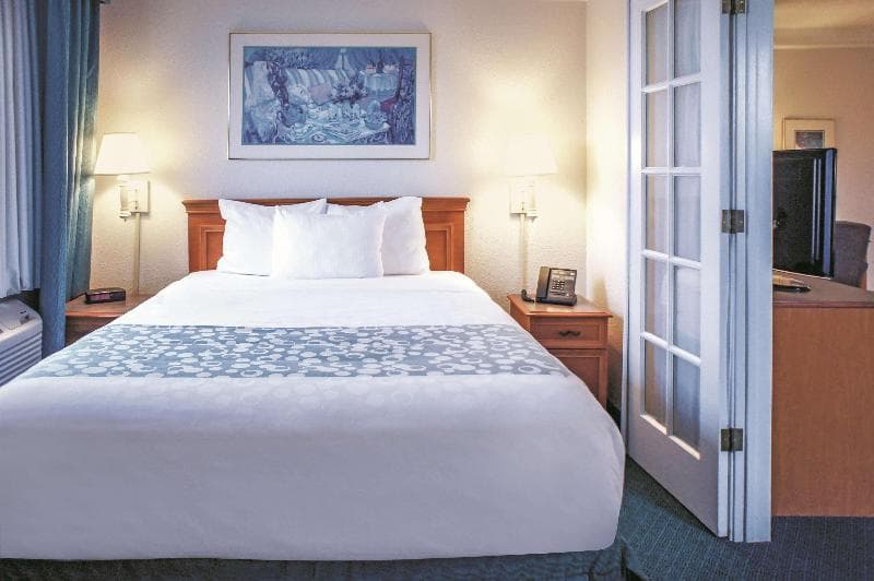 La Quinta Inn by Wyndham Moline Airport 5