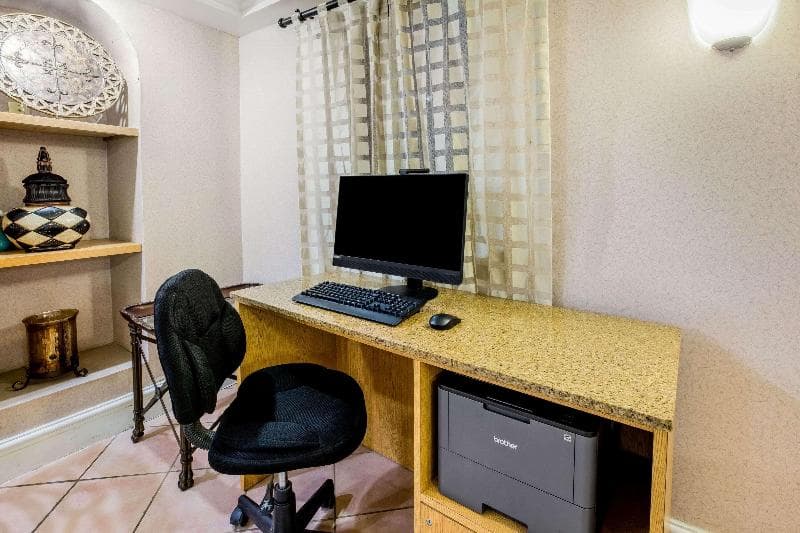La Quinta Inn by Wyndham Lufkin photo 1