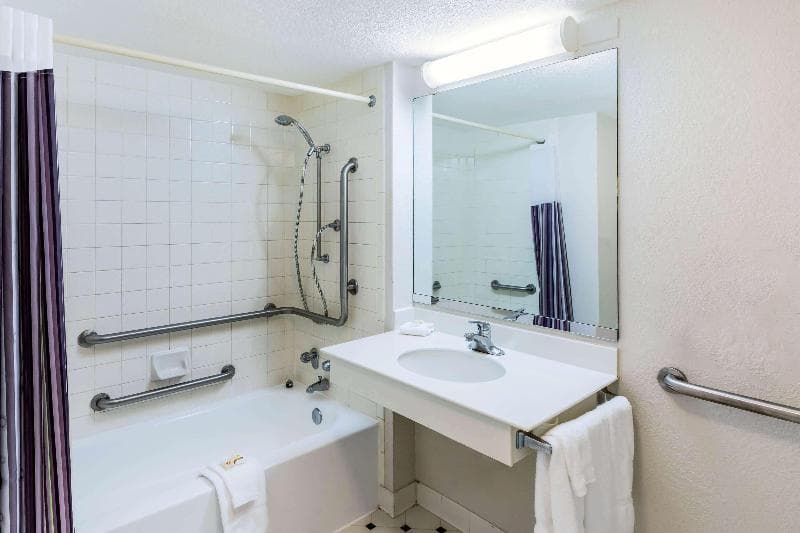La Quinta Inn by Wyndham Lufkin 3