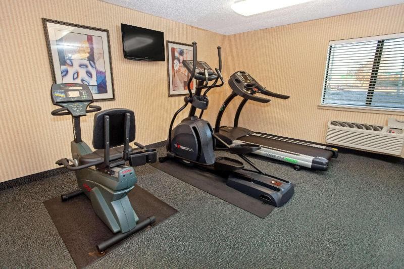 La Quinta Inn & Suites by Wyndham Stevens Point 2