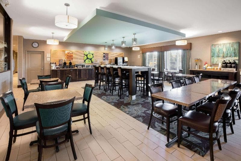 La Quinta Inn & Suites by Wyndham Bellingham 3