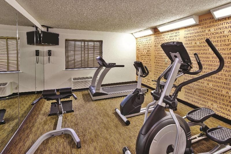 La Quinta Inn & Suites by Wyndham Mansfield OH main