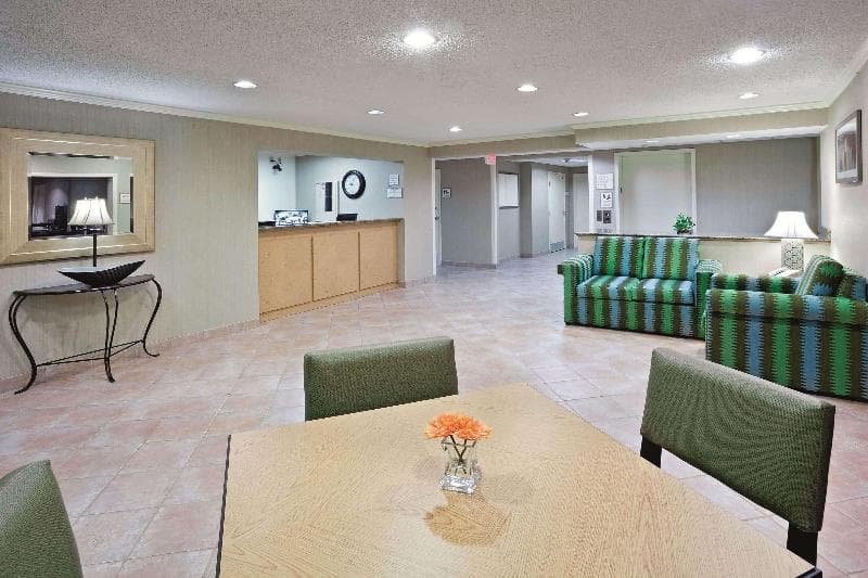 La Quinta Inn & Suites by Wyndham Mansfield OH 5