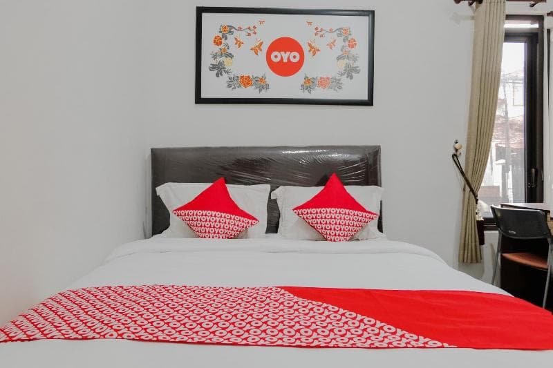 Oyo 1038 Embun Pagi Syariah Residence 2