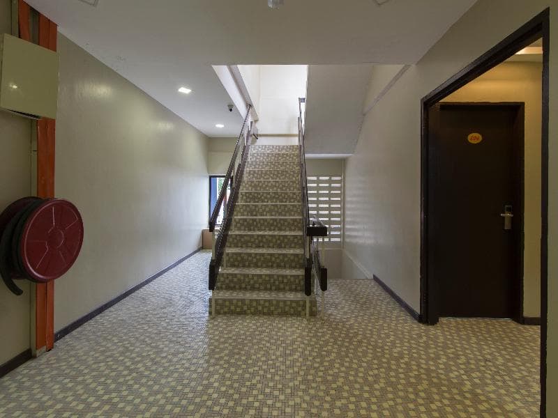 Oyo 1136 Pd Star Hotel 4