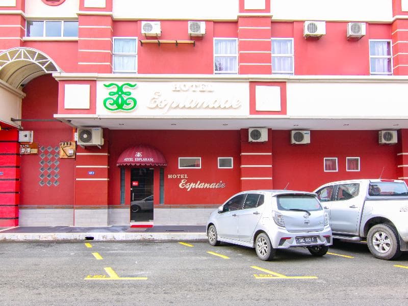Oyo 43930 Hotel Esplanade 4
