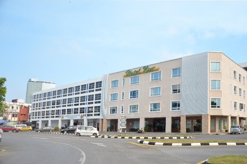 Oyo 985 Hotel Nur 2