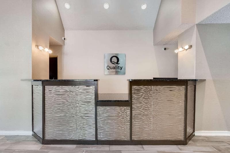 Quality Inn 4